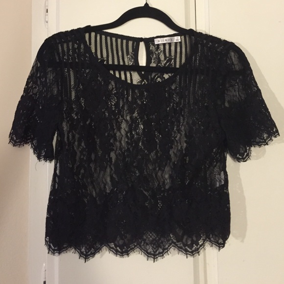 Lace frill crop top mid sleeve