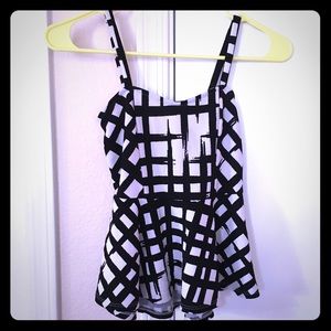 Cute black and white top