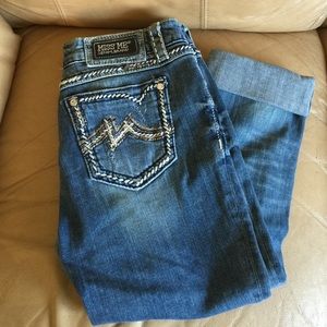 Miss Me light wash boyfriend Capri