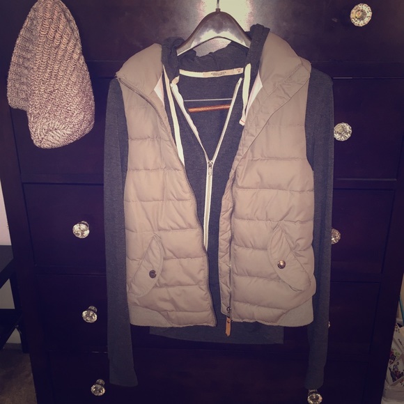 H&M khaki colored puffer vest