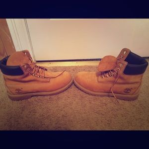 AUTHENTIC TIM BOOTS SIZE 7.5