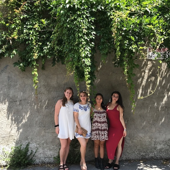 Meet Your Posher - Picture 5 of 8