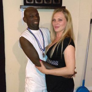 Meet your Posher, Larissa