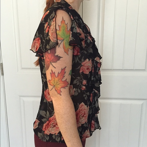 Floral button down top - Picture 2 of 4