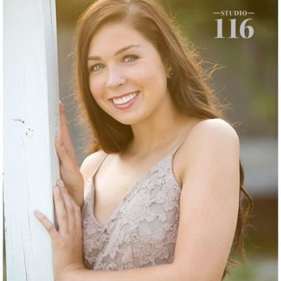 Meet your Posher, Hannah