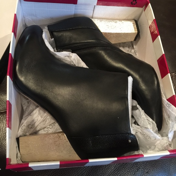 Sam Edelman - Picture 3 of 3