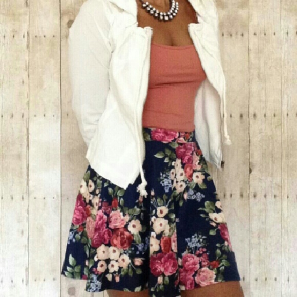 Cropped Zip Up Jacket - Picture 2 of 3