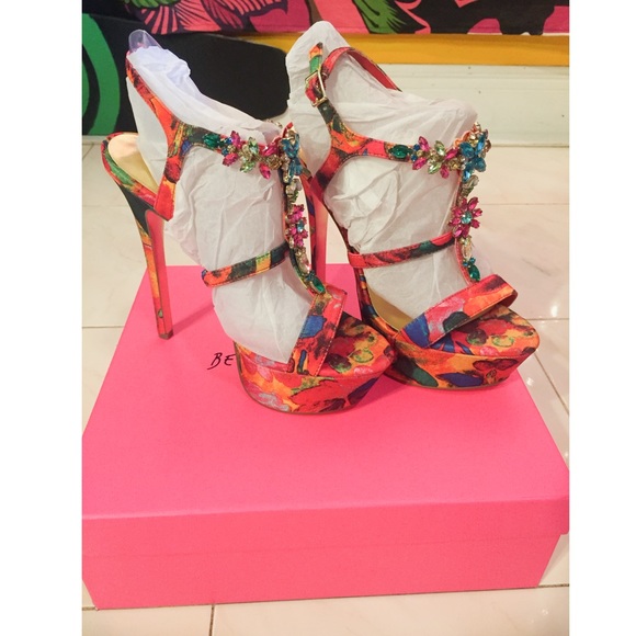 Multicolored Betsy Johnson heels