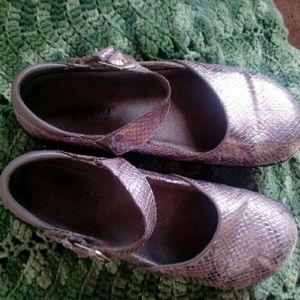 Alegria Kyra Sockeye shoes