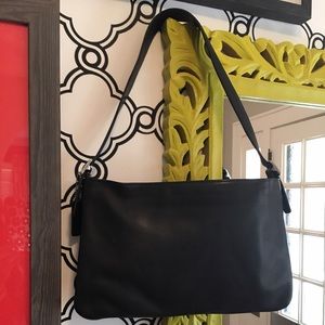 Medium Coach black leather shoulder bag