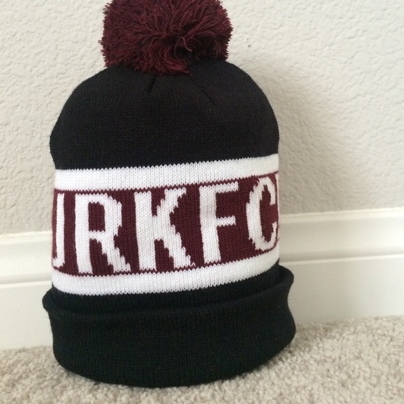 Knit Pom beanie