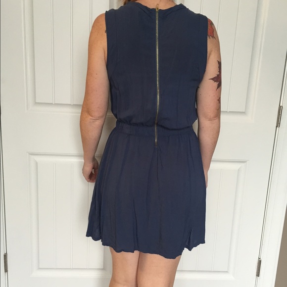 Dress - Picture 4 of 4