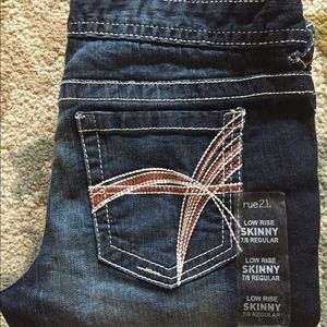 ‼️🌺HP 3/16/16‼️Rue 21 Jeans Low Rise Skinny- NEW