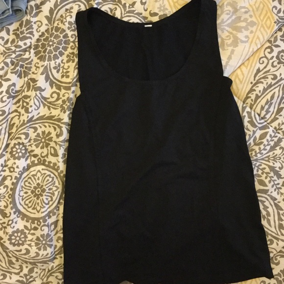 Black lululemon top