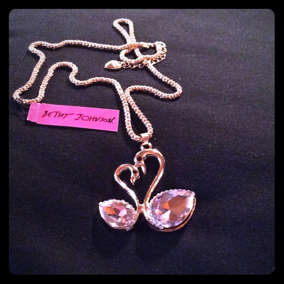 BETSY JOHNSON Jewelry - BETSY JOHNSON SWAN NECKLACE FIRM⚡️