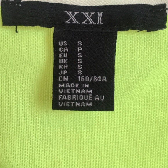 Flowy top - Picture 2 of 2