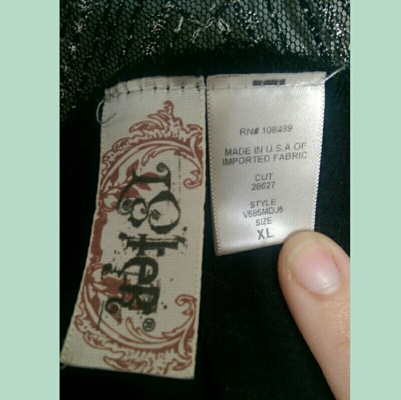 🚫SOLD🚫 Black Cover-up with Butterfly Back Detail - Picture 3 of 4