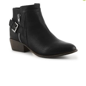 NWOT Madden Girl HUNTTZ Ankle Booties - Black