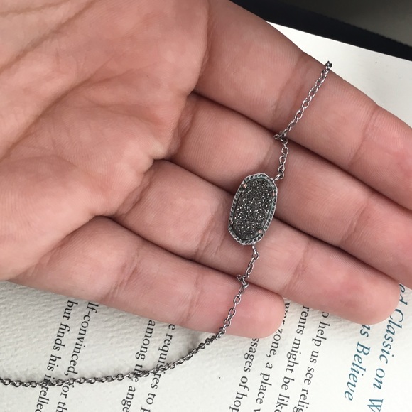 Kendra Scott necklace