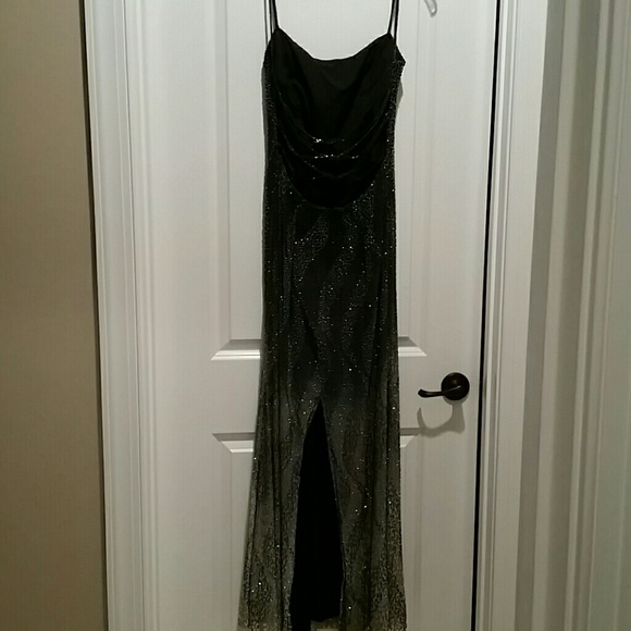 Prom dress - Picture 2 of 4