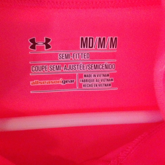 SOLD-Under Armour Semi-Fitted Bright Pink top - Picture 2 of 4