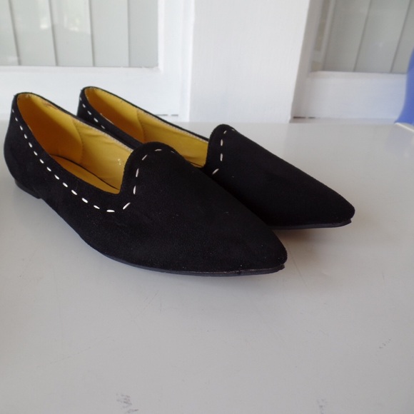 So Central black flats