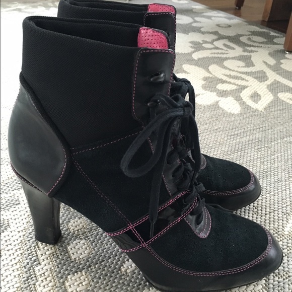 Cole Haan black pink Nike ankle boots heels - Picture 2 of 4