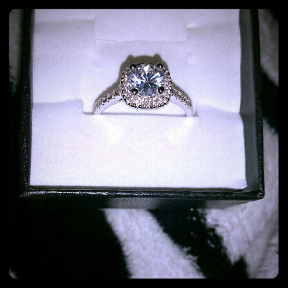 Jewelry - Brand new sterling silver Ring
