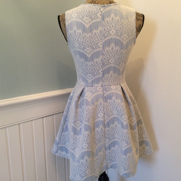 Springtime dress - Picture 2 of 2