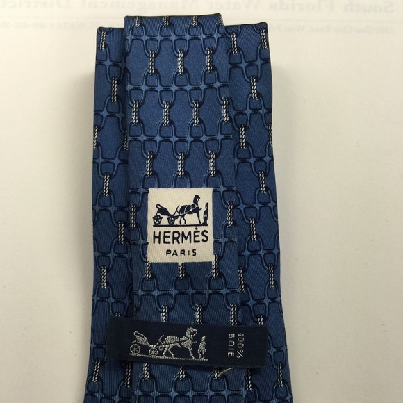 Authentic Hermès Paris Silk Neck Tie - Picture 2 of 4