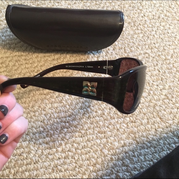 BCBG MAXAZRIA brown sunglasses - Picture 2 of 2