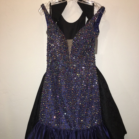 Sherri Hill Size 4 style #11324 - Picture 4 of 4