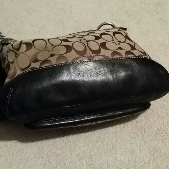 Original Coach hobo gold hardware - Picture 4 of 4