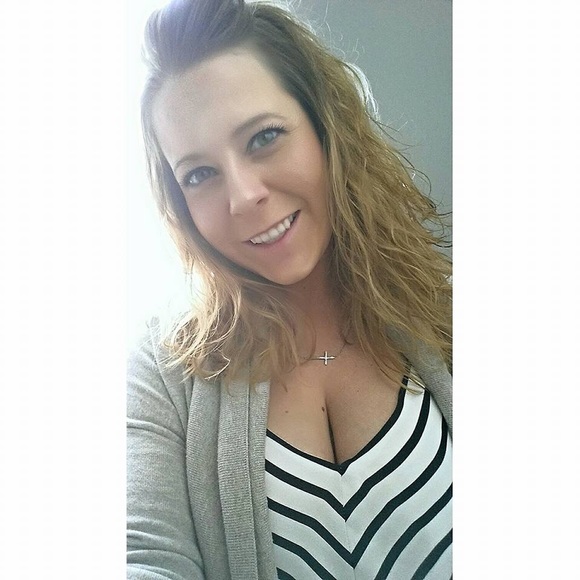 Meet your Posher, Lauren - Picture 1 of 1