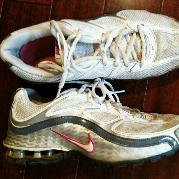 Nike tennis shoes