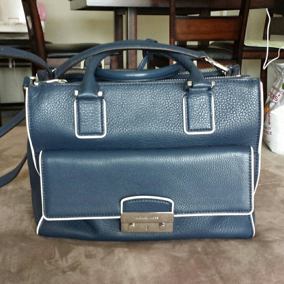 Bag - Picture 2 of 4