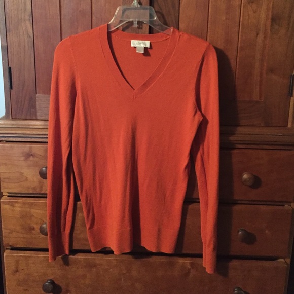 Light weight sweater