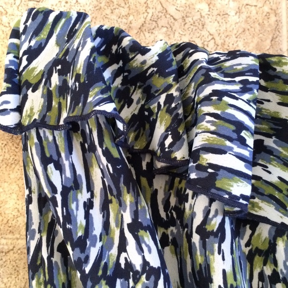 SOLD in bundle!!! GAP strapless ruffle dress - Picture 2 of 4