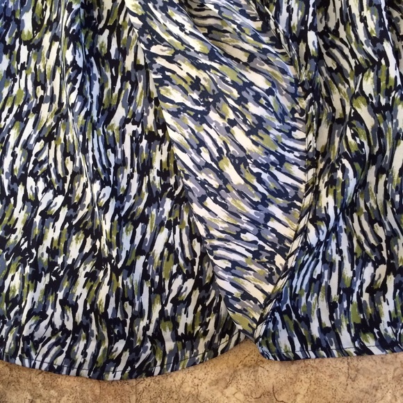 SOLD in bundle!!! GAP strapless ruffle dress - Picture 3 of 4