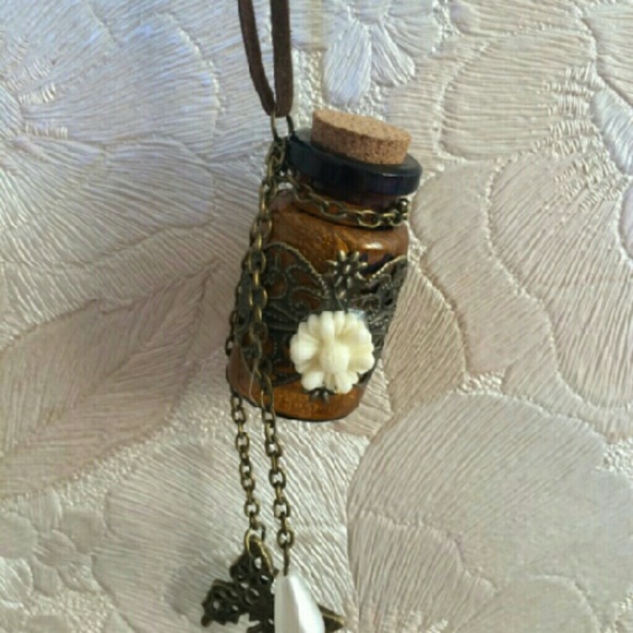 Vintage glasses bottom unique Necklaces - Picture 2 of 4
