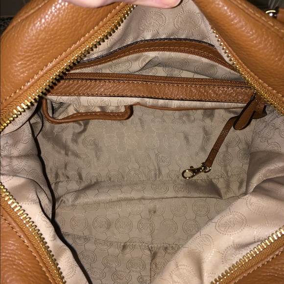 Michael Kors medium size Bedford bowling bag - Picture 3 of 4