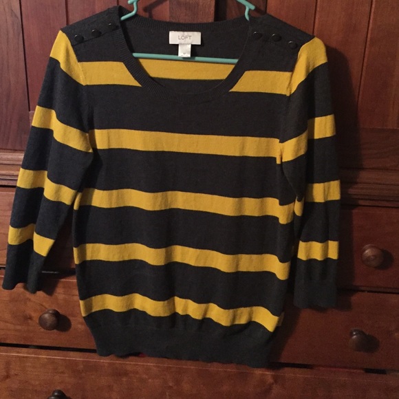 Light weight 3/4 length sleeve sweater