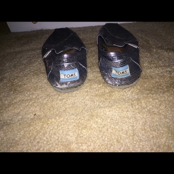 Toms - Picture 2 of 3