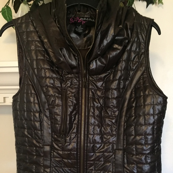 Peck & Peck Vest in Chocolate - Picture 3 of 4