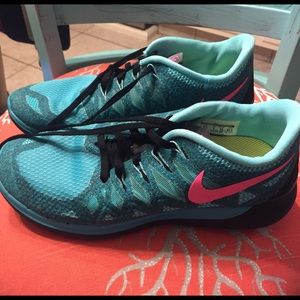 Nike Free 8 1/2 turquoise, black, & pink tennis