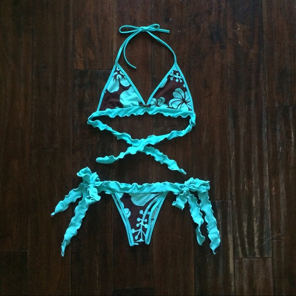 Dare me bikini top and bottom Hawaiian print