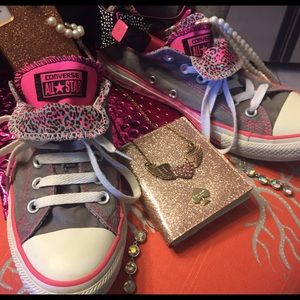 Converse Ladies 8, Men's 6 Pink Leopard & Grey