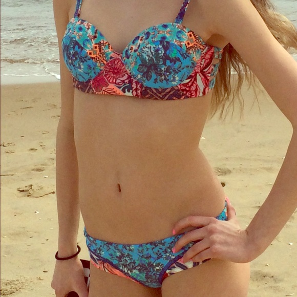 Maaji bikini size small removable straps