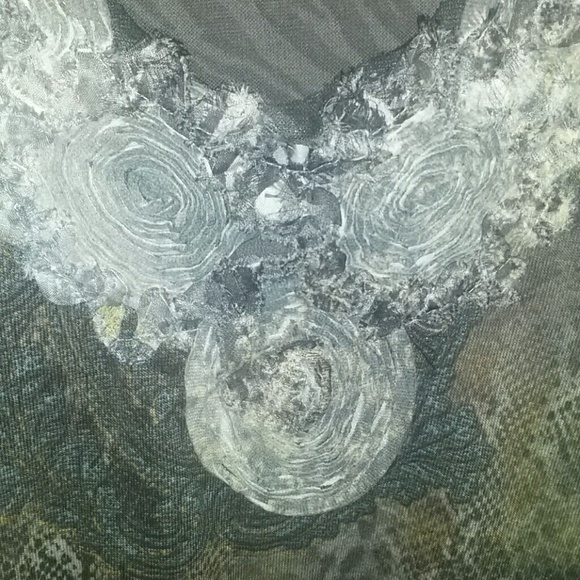 Patterned Top - Picture 2 of 4