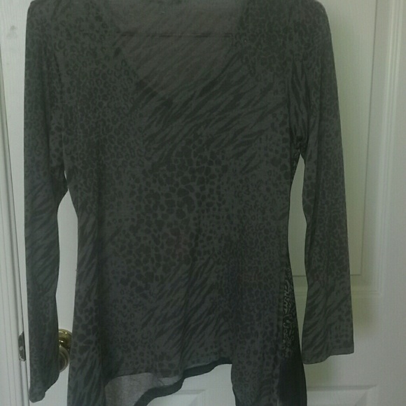 Patterned Top - Picture 3 of 4